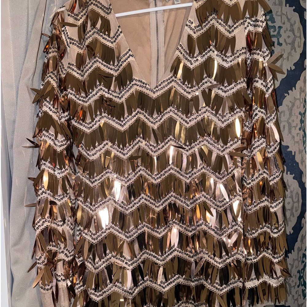 Fashion Nova Show Stopping Dress. Size Large, RUNS SMALL. Perfect for Bday!!